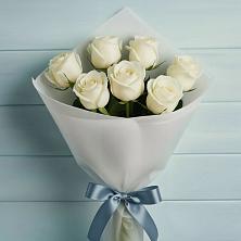 Букет 7 Белых роз Эдлесс Лав в Хадыженске