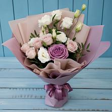 Букет цветов из:  Розы и Лизиантусы в Хадыженске