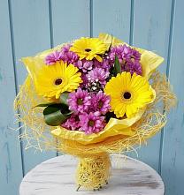 Букет цветов из:  Хризантемы и Герберы в Хадыженске