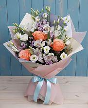 Букет цветов из:  Лизиантусы, Розы, Альстромерии и Гипсофила в Хадыженске
