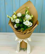 Букет цветов из:  Хризантемы и Лизиантусы в Хадыженске