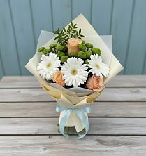 Букет цветов из:  Герберы, Розы и Хризантемы в Хадыженске